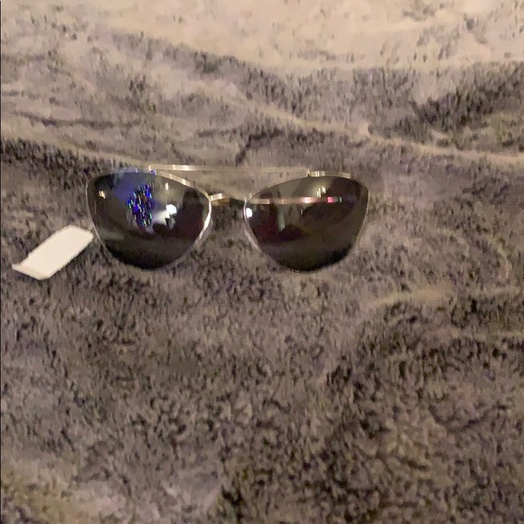 Prada sunglasses - Picture 1 of 6